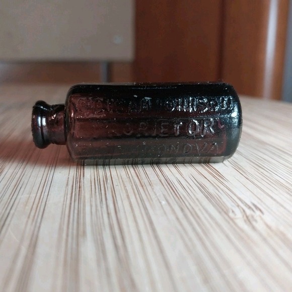 Vtg Lot Of 3 Miniature Bitters Bottles.Purple 2", Amber Wheaton 2", Clear 1 1/4" - Picture 9 of 14